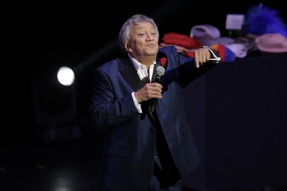 A sus 71 años de edad, Falcón, aseguró que pretende seguir trabajando pero en menor medida pues quiere priorizar su salud y su familia.