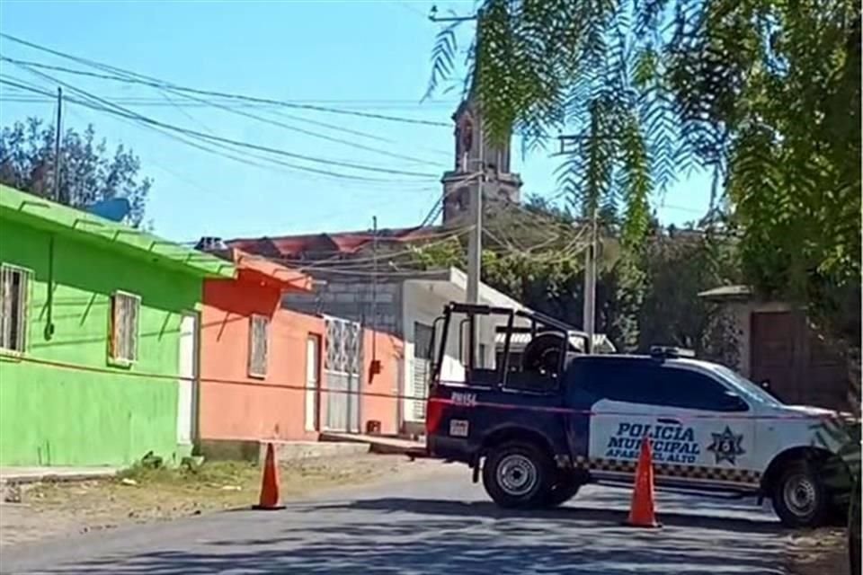 Cuatro muertos, entre ellos un niño, y 3 heridos de gravedad fue el saldo de un ataque armado en Apaseo el Alto, al sureste de Guanajuato.