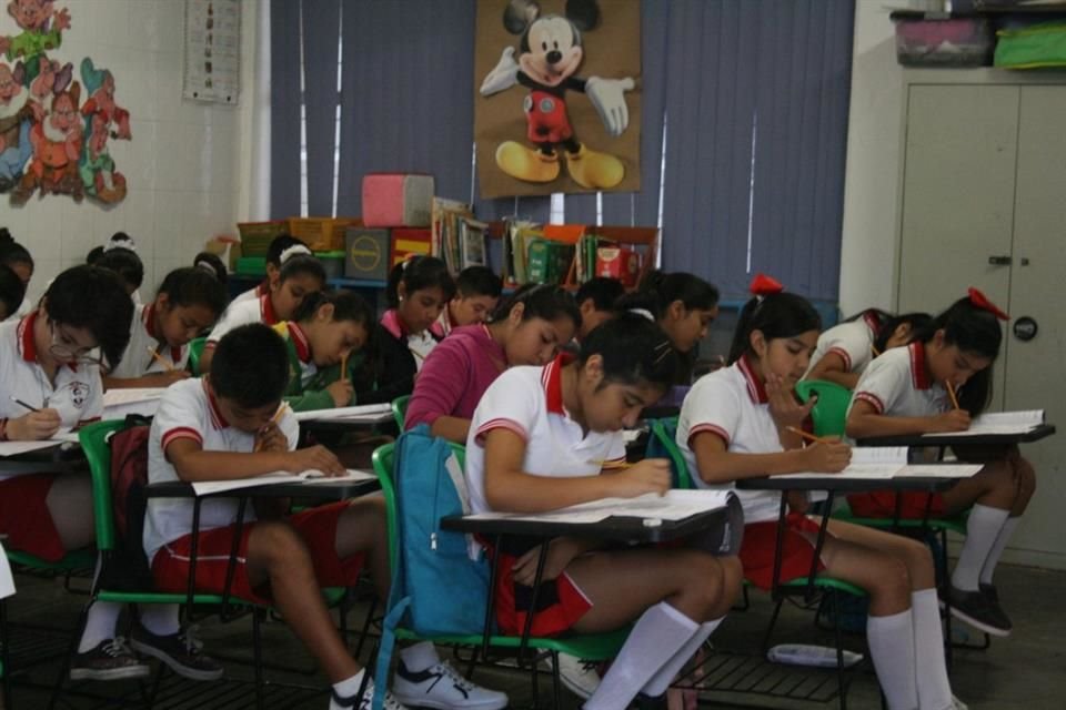 El Gobierno federal duplicará el presupuesto en Jalisco respecto a becas y programas educativos, anunció el Secretario de Educación Pública.