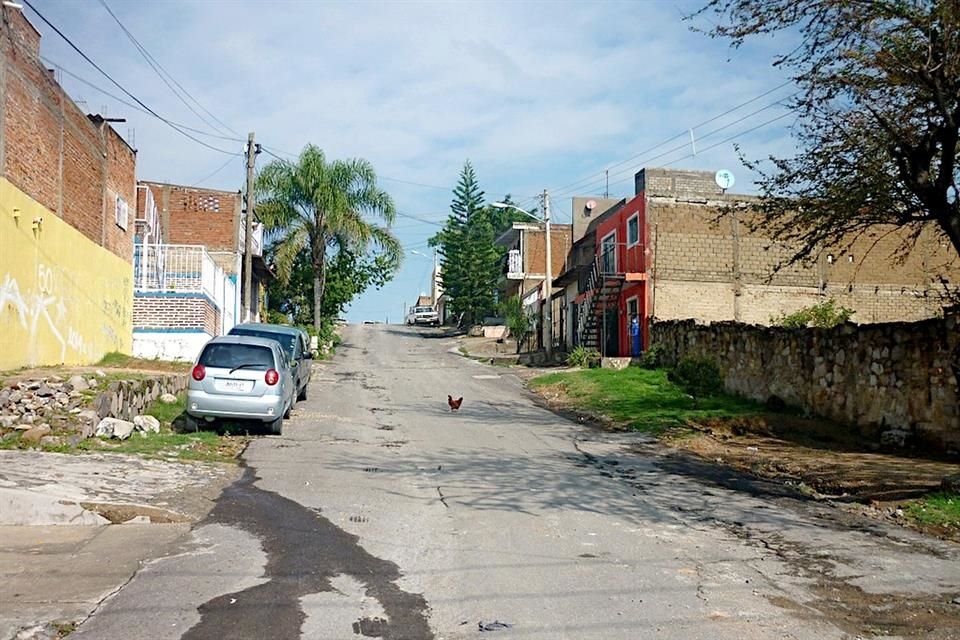 Villas de Guadalupe, en Zapopan, es una de las colonias donde es necesario la construcción de banquetas.
