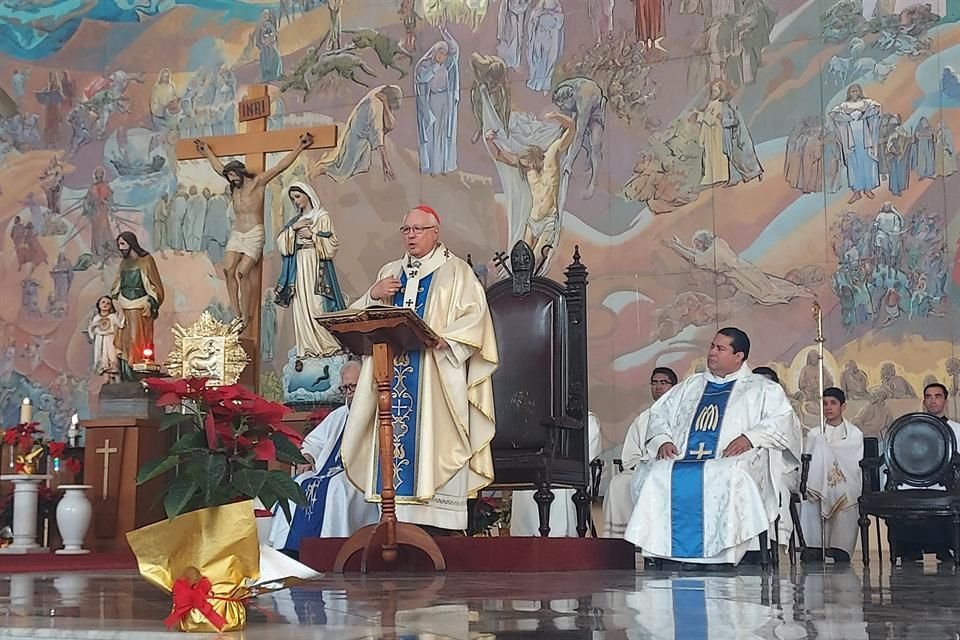 El Cardenal Francisco Robles Ortega, Arzobispo de Guadalajara, durante la misa en honor a la Divina Providencia por el inicio del año 2025.