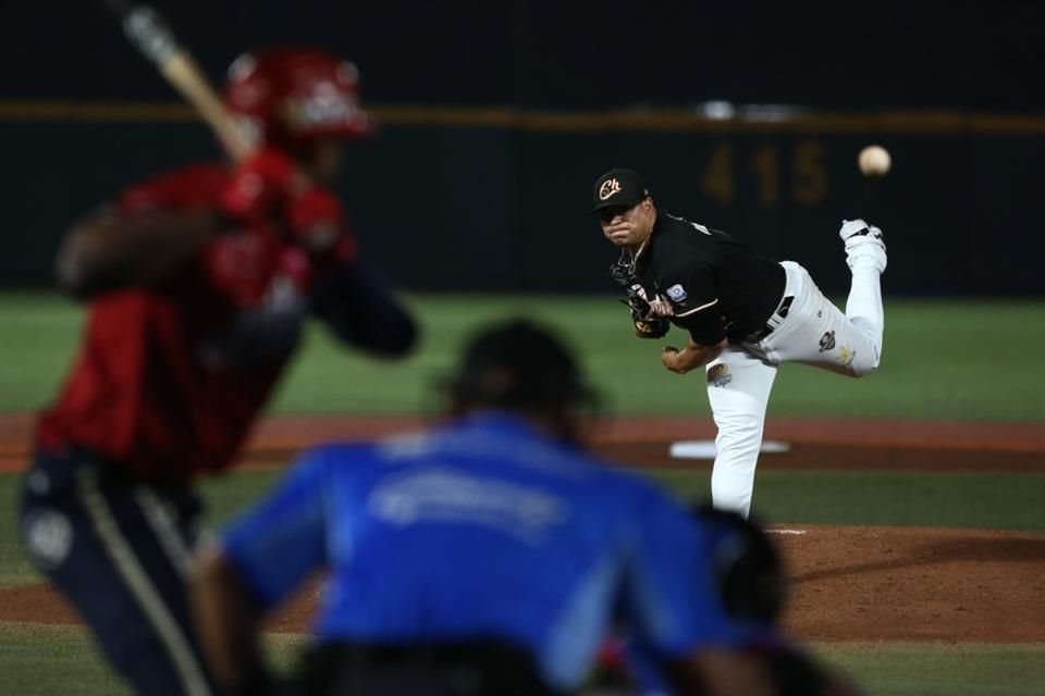 Partido entre Charros vs Águilas.