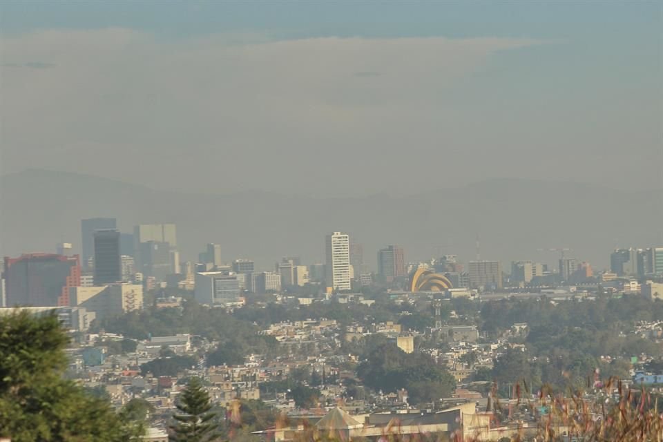 Contaminación vista desde el cerro del tesoro hacia la zona metropolitana de Guadalajara.