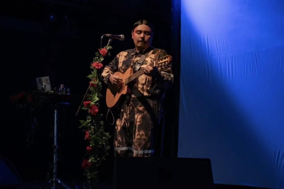 El cantautor mexicano Víctor Rosas, conocido como Rosas, presentará un concierto que fusiona sus composiciones con la obra de García Lorca.