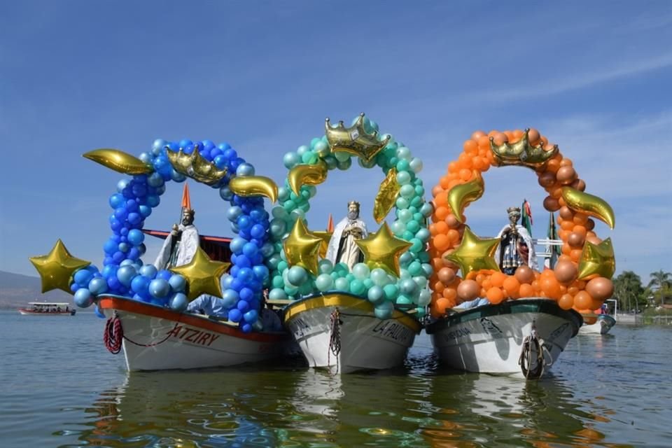 Más de un millón de personas se espera que acudan hoy al tradicional paseo en lancha de los Reyes Magos en Cajititlán, en Tlajomulco.