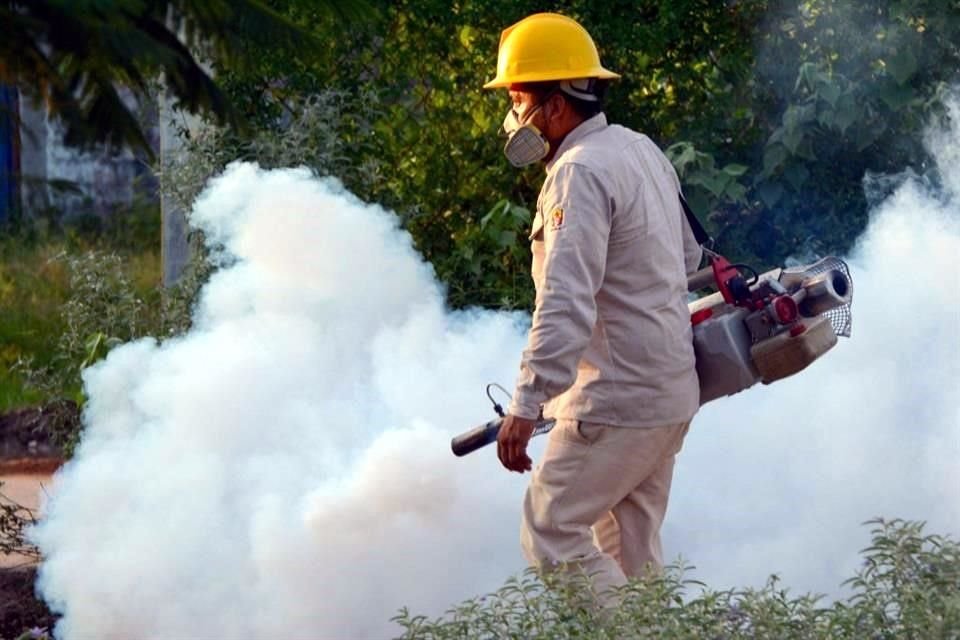 Luego de que Jalisco se colocó en los primeros lugares en casos de dengue, autoridades anticiparon este año los trabajos de prevención.