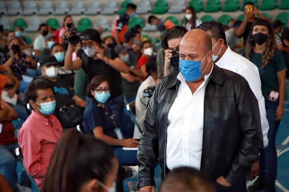 El Gobernador Enrique Alfaro visitó el macromódulo de vacunación en Tlajomulco.