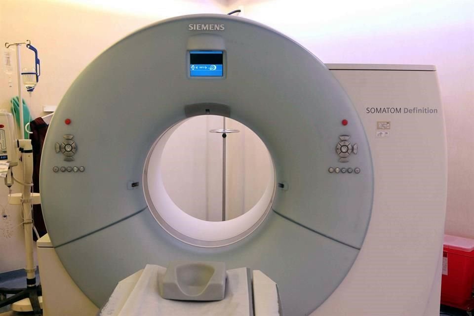 La tomografía computarizada detecta áreas donde se desarrolla el cáncer, y es necesaria para dar certeza sobre el estado del padecimiento.