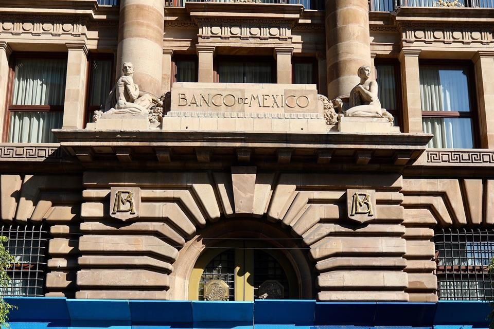 Banxico incrementó su tasa en 25 puntos base, a 4.5 por ciento. 