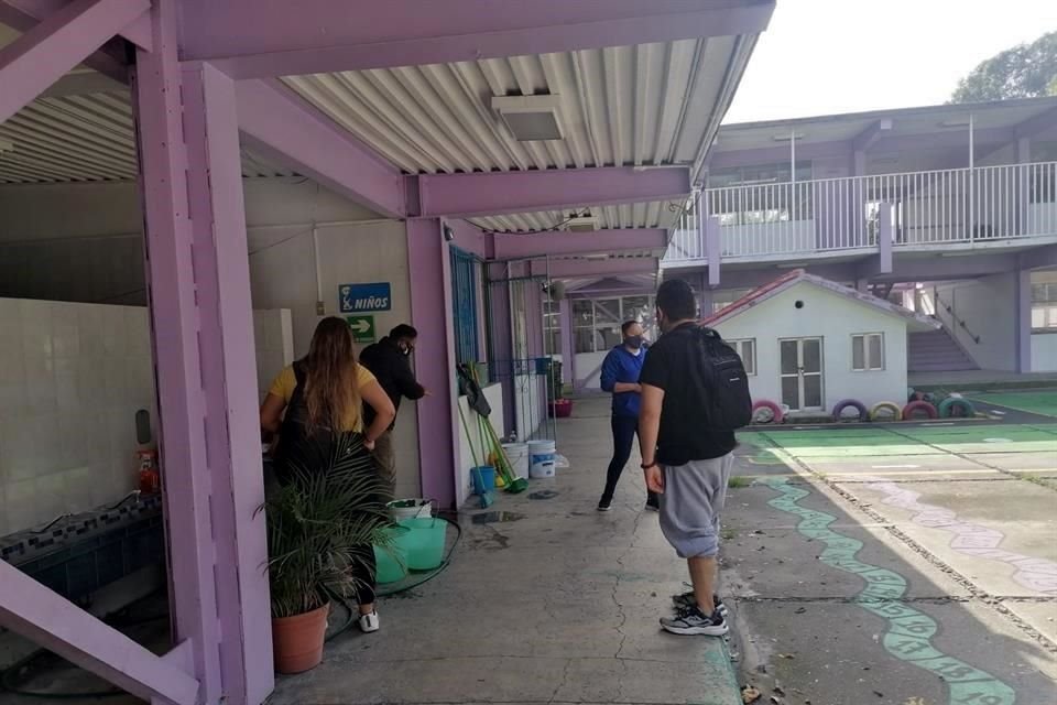 En un preescolar en Azcapotzalco solo acudieron cuatro padres de familia.