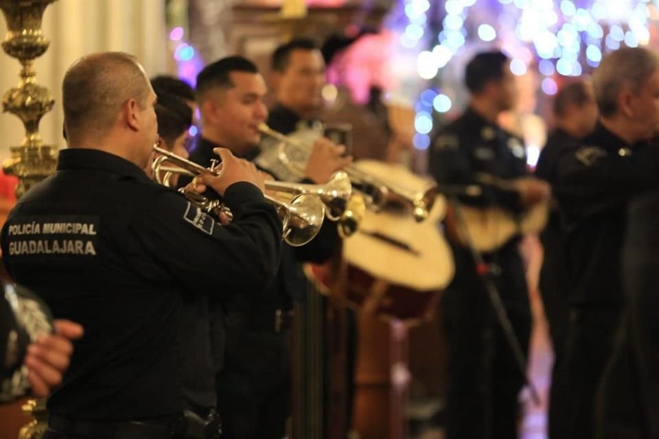 Festejan el Día del Policía.