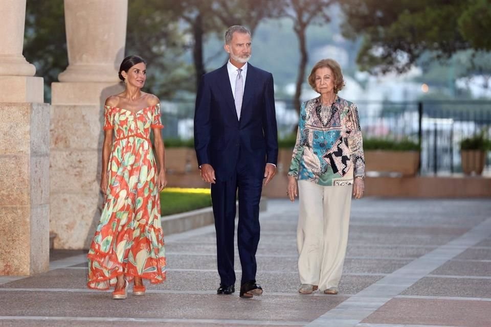 El Rey Felipe VI concedió a su madre, la Reina Emérita Sofía, el Collar de la Insigne Orden del Toisón de Oro.