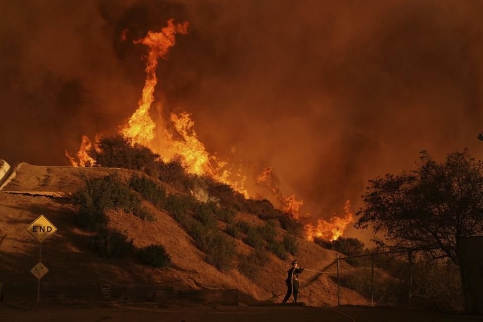 Drescher, de 67 años, también compartió su experiencia personal con los incendios.