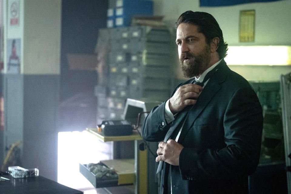 La secuela del thriller de atracos de Gerard Butler de 2018, 'Den of Thieves', tuvo un desempeño similar al original.