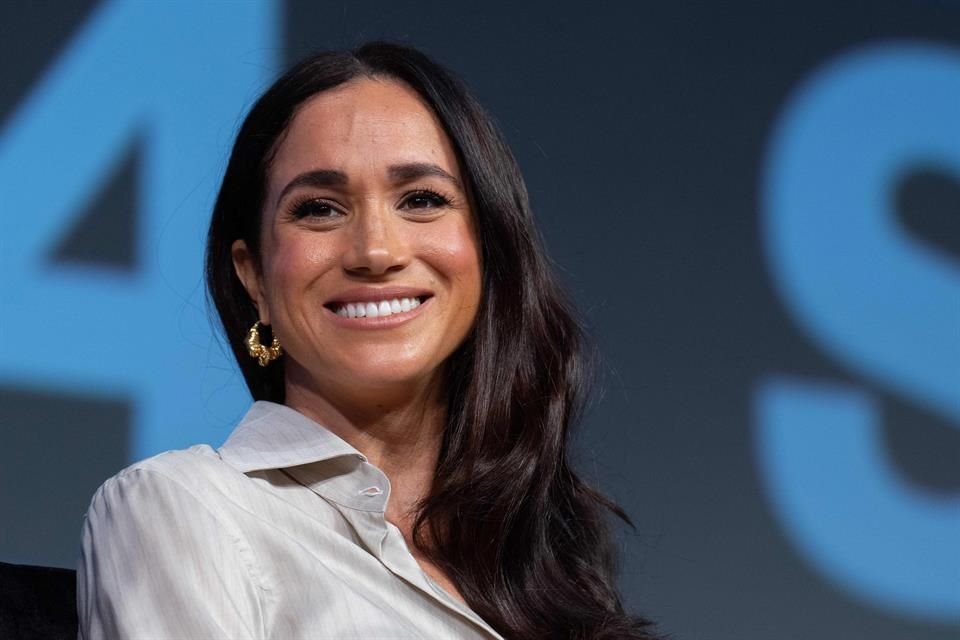 Meghan Markle, Duquesa de Sussex, decidió aplazar el estreno de su serie de cocina en Netflix para enfocarse en ayudar a víctimas de incendios.