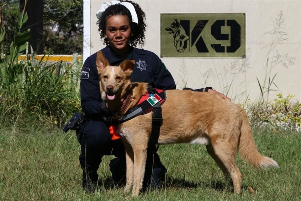 Hace más de 15 años que Viviana Quezada Camacho realiza labores de rescate animal y hace tres que forma parte de la Policía de Guadalajara.