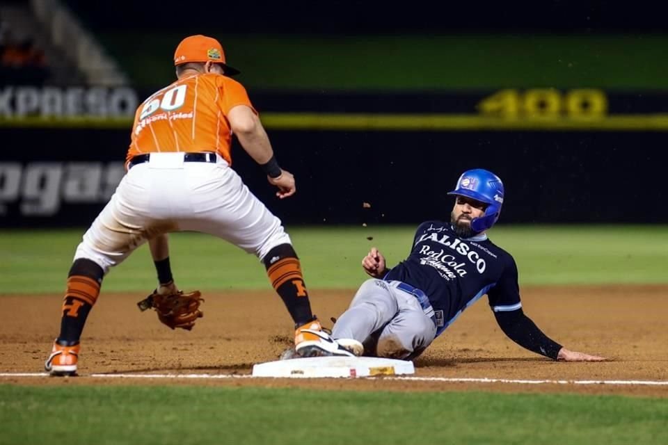 Charros de Jalisco cayeron 5-2 ante Naranjeros de Hermosillo y se emparejó la serie de semifinales de la Liga Mexicana del Pacífico.