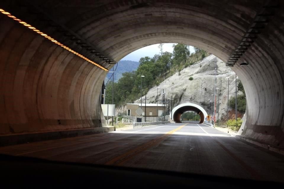 En octubre de 2013 se inauguró la súper carretera en la que se encuentra el Puente El Baluarte.