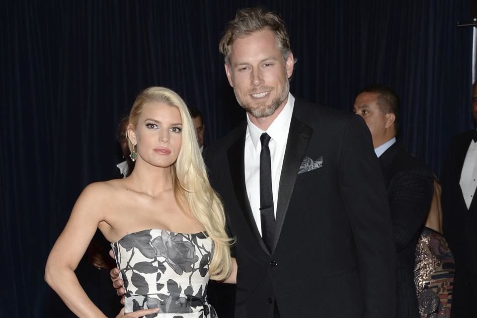 La cantante y actriz Jessica Simpson tomó la decisión de separarse de su esposo Eric Johnson, con quien comparte tres hijos.