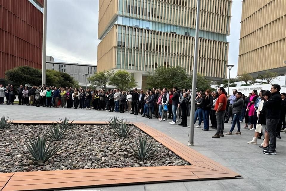 Trabajadores del Poder Judicial se manifestaron en instalaciones de la Ciudad Judicial federal para protestar por la reducción de sus prestaciones.