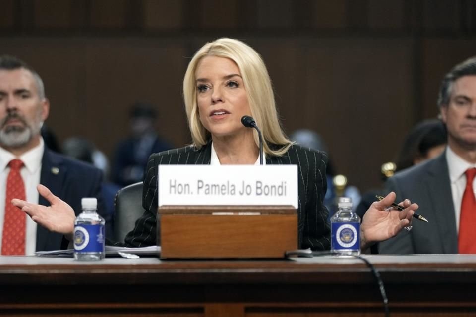 Pam Bondi durante su audiencia de confirmación ante el Senado, el 15 de enero, en Washington.