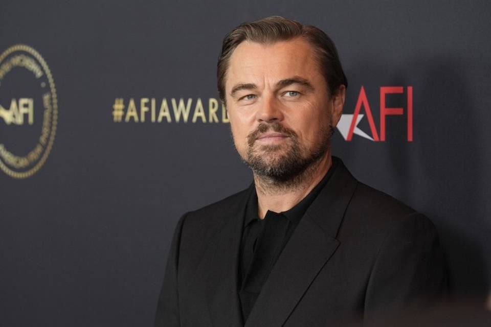 DiCaprio, quien creció en el sur de California, también publicó enlaces a cada una de las organizaciones para instar a sus seguidores y al público en generar a donar.