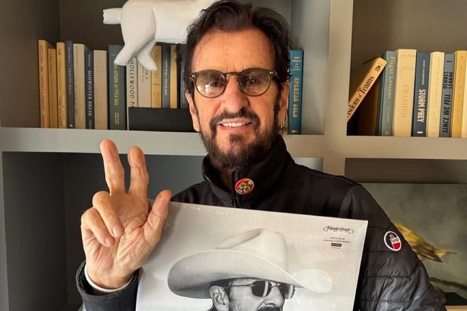 Durante el breve encuentro con medios, Ringo, quien cumple 85 años en julio próximo, afirmó que su música es positiva y necesaria al menos para él.