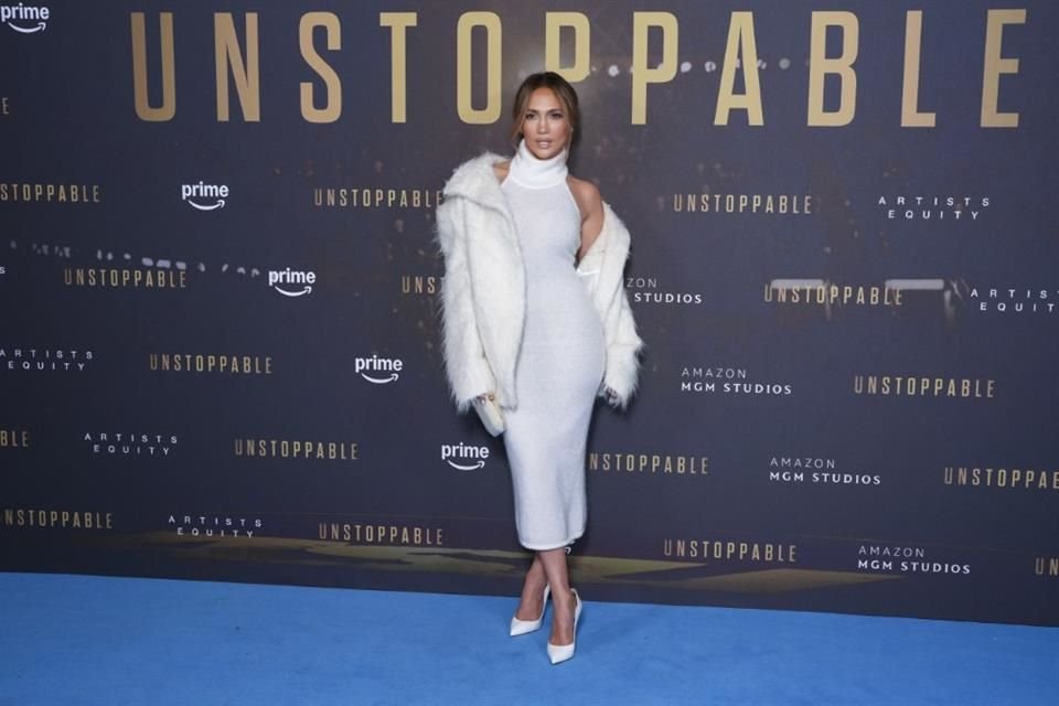 Lopez protagoniza la nueva película 'Unstoppable', cuya premiere fue cancelada justo al inicio de los incendios en California.