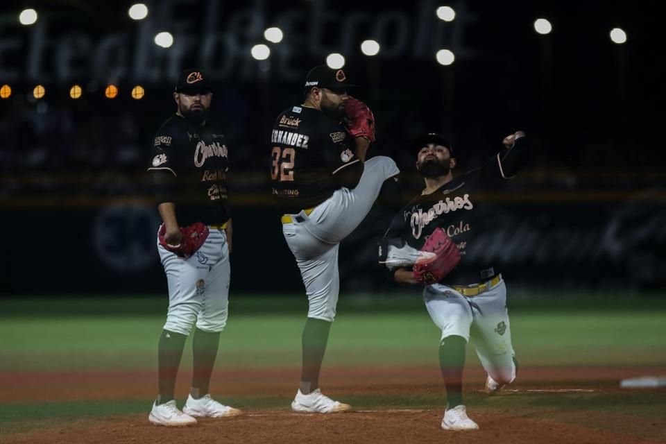 En duelo de pitcheo, Charros de Jalisco venció 4-0 a los Naranjeros de Hermosillo y están a un solo triunfo de alcanzar la Serie de México.