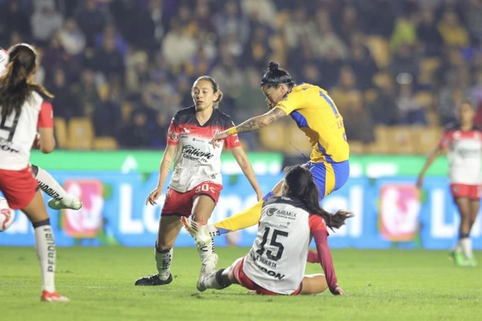 Atlas femenil dio la sorpresa en el Estadio Universitario al vencer 2-1 a Tigres, contra todo pronóstico.