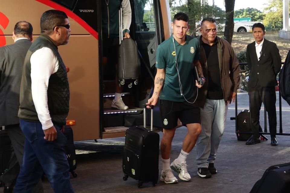 James Rodríguez llegó con el resto del plantel a Guadalajara, para enfrentar al Atlas.