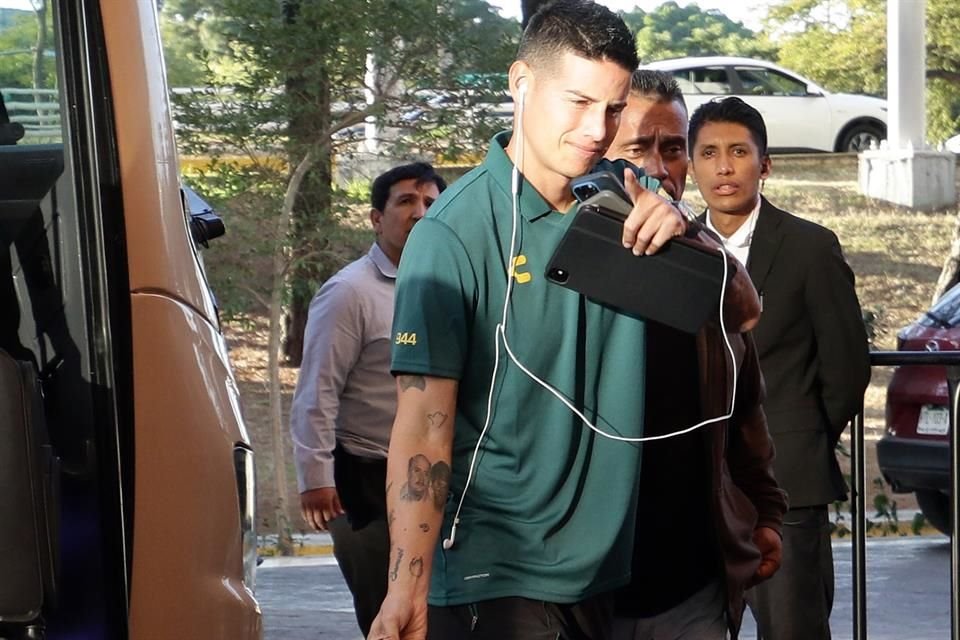 James Rodríguez llegó con el resto del plantel a Guadalajara, para enfrentar al Atlas.