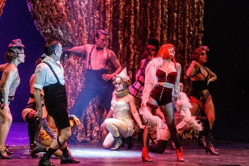 Conquista Itatí Cantoral a tapatíos en el Teatro Galerías con el musical Cabaret.