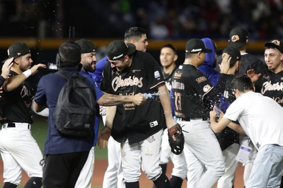 La serie por el título de la Liga Mexicana del Pacífico, que disputarán el martes Charros de Jalisco y Tomateros de Culiacán luce pareja.