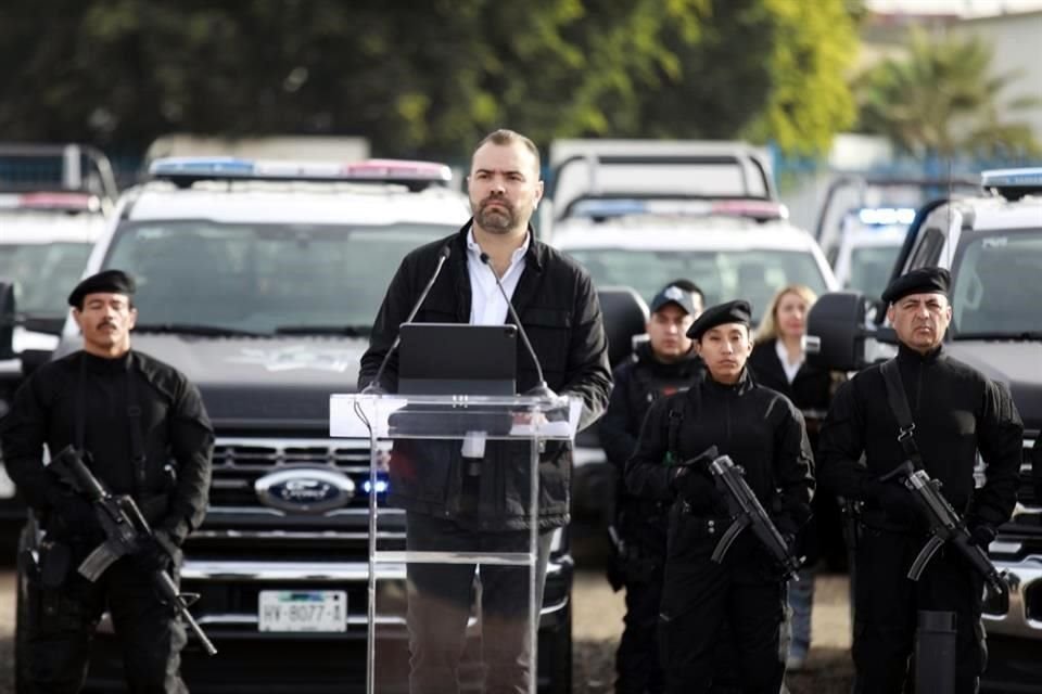 El presidente municipal también prometió mejorar las condiciones y prestaciones de los policías.