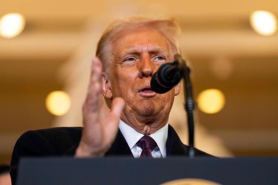 José Medina Mora, vicepresidente del Consejo Coordinador Empresarial (CCE), afirmó que miembros de la Iniciativa Privada tuvieron reuniones con el Embajador Esteban Moctezuma Barragán, en donde analizaron los cambios que significa la Presidencia de Trump. 