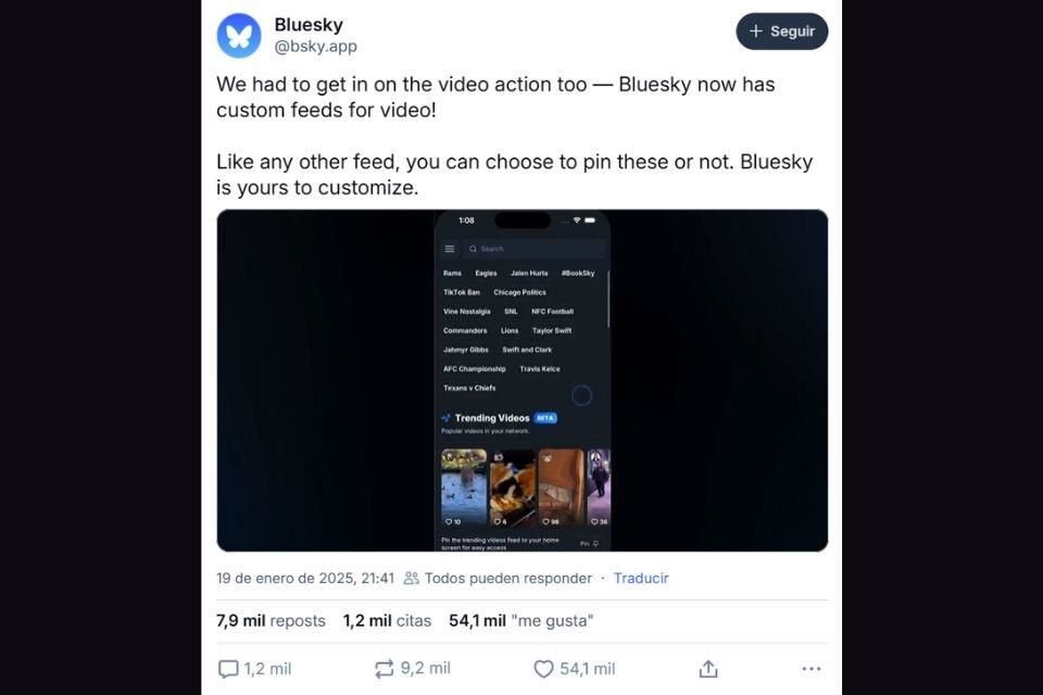 Los videos se encuentran en la sección Feed de Bluesky, dentro de ella, hay contenido en tendencia.