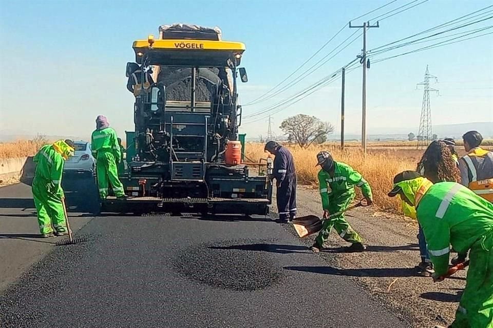 Las obras de conservación rutinaria en carreteras federales ubicadas en Jalisco registran un avance del 50 por ciento.