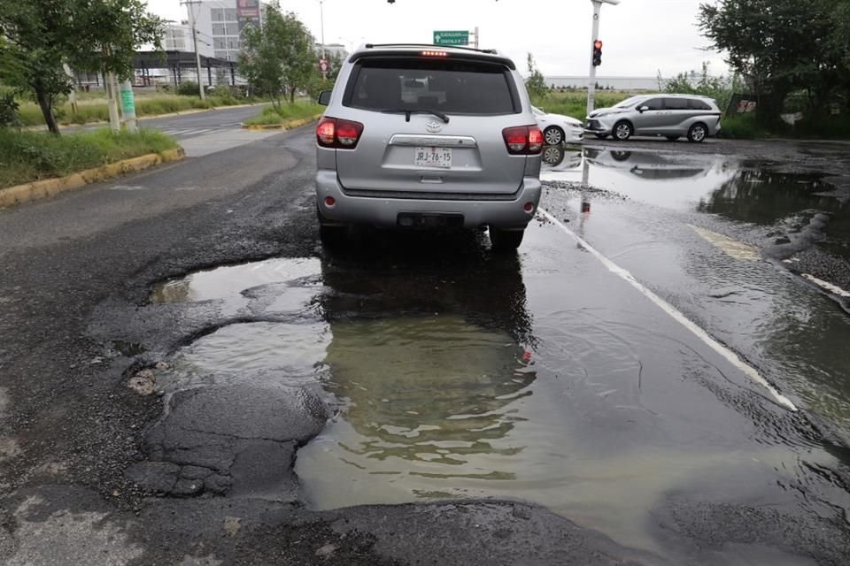 Gobierno de Jalisco, a través de SIOP, lanzó cinco convocatorias para licitar la colocación de concreto hidráulico en Camino Real a Colima.