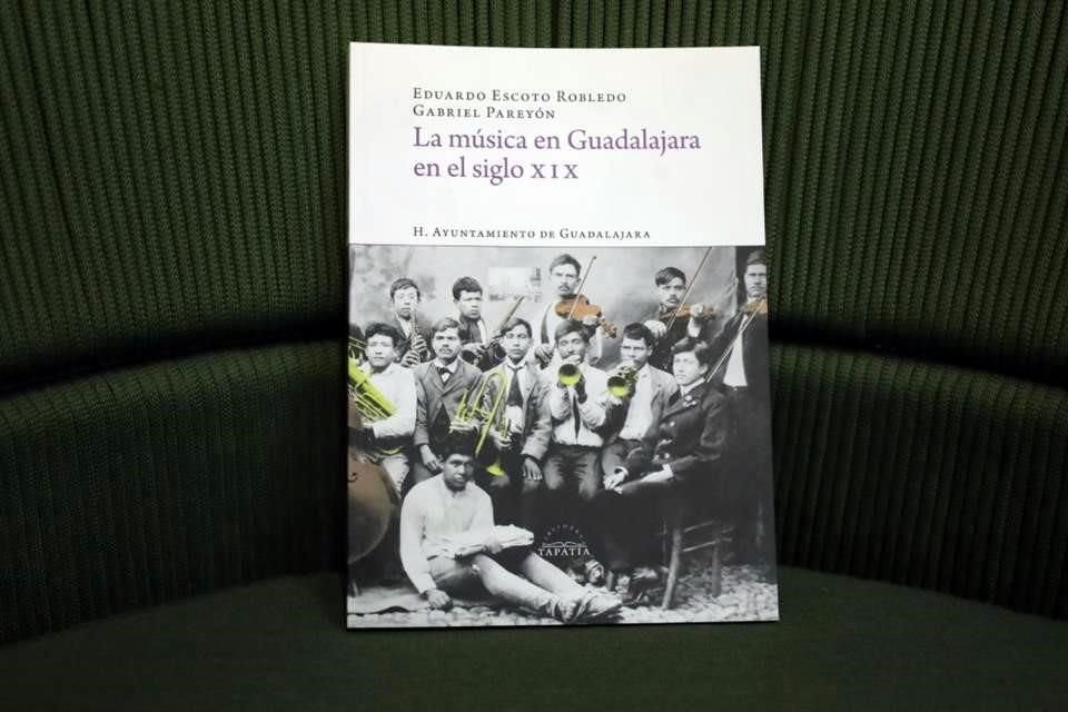 Portada del libro La Música en Guadalajara en el Siglo XIX.