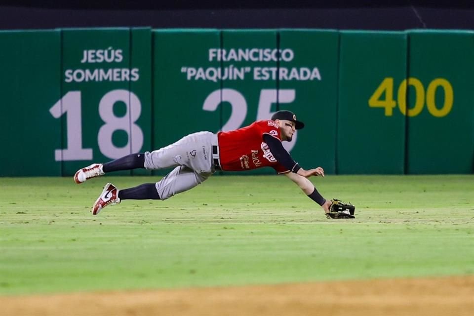 En secuencia, así fue la atrapada de Julián Ornelas que mantuvo vivo el juego 2 de la Serie de México.