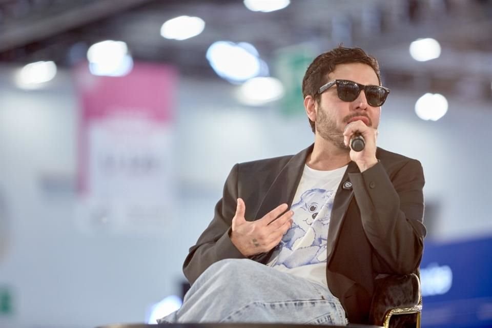 Jonathan Morales, director creativo y fundador de No Name Studio.