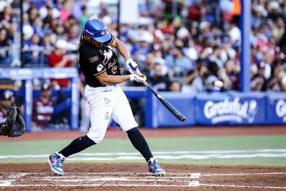 Charros de Jalisco venció 3-2 a Tomateros de Culiacán en el quinto juego de la Serie de México, con lo que están a un triunfo de coronarse.