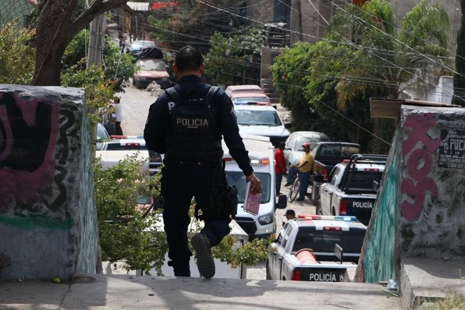 Elementos de la Comisaría de San Pedro Tlaquepaque se dirigieron a indagar para brindar apoyo.