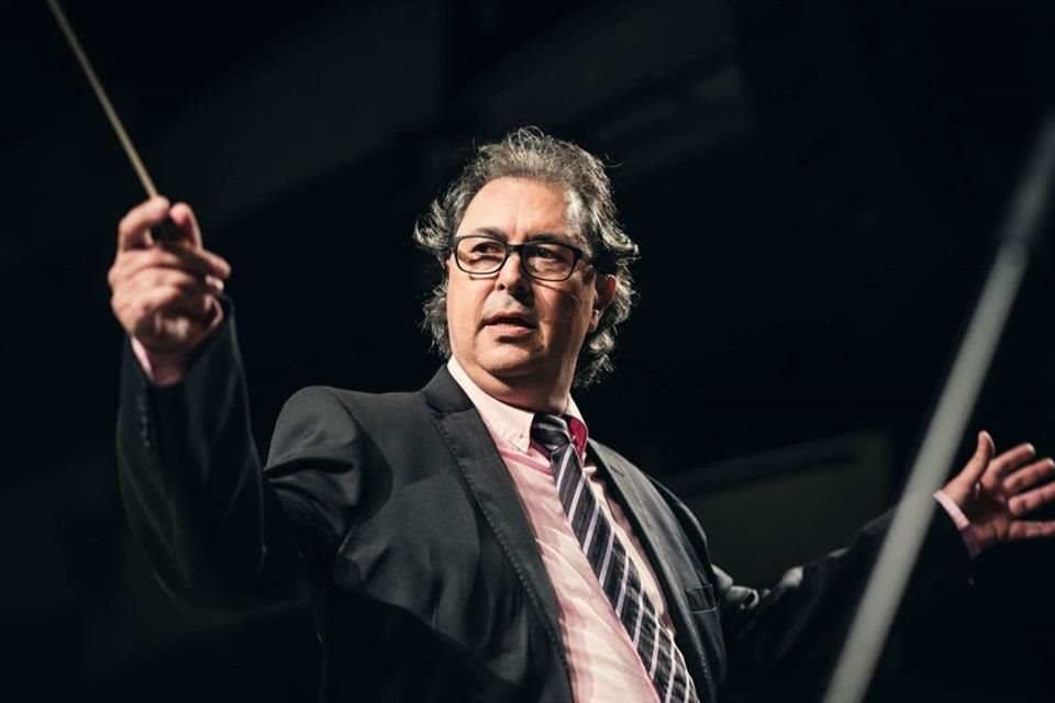 Guillermo Salvador, director de orquesta y pianista con más de 35 años de carrera, dirigirá la Orquesta de Cámara de Zapopan este trienio.