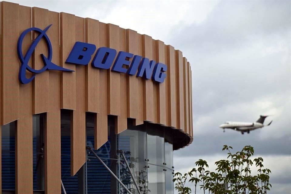 Los ingresos de Boeing cayeron 31 por ciento con respecto al cuarto trimestre del año previo.