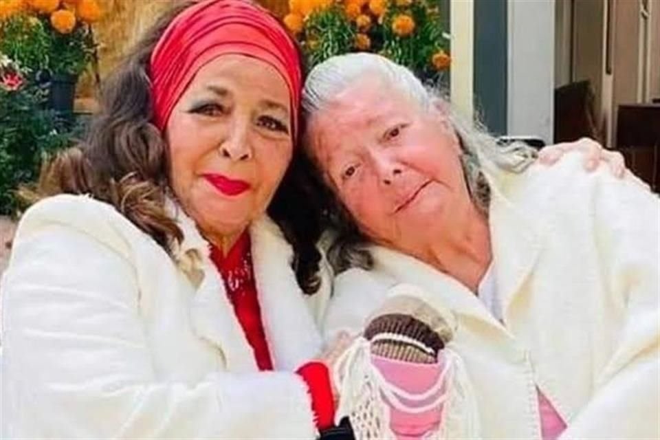 Hermana de la también actriz Elsa Aguirre, Alma Rosa compartió con ella no solo el talento actoral, sino también un vínculo muy cercano.
