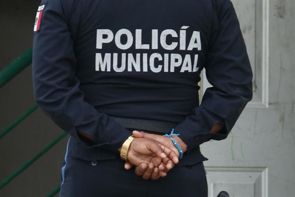 La Comisaría de Ameca pidió ayuda a municipios cercanos y a la policía estatal para buscar a la persona que robó el arma y se dio a la fuga.