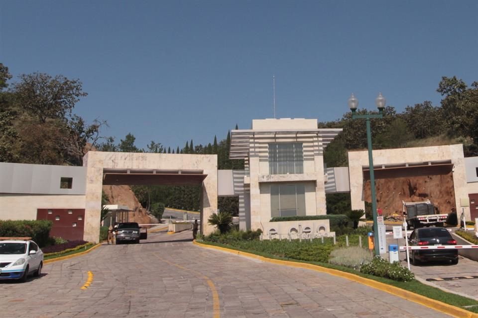 Por tener el derecho de paso a su condominio, el Fraccionamiento El Palomar cobrará un millón de pesos anuales al El Cielo Country Club.