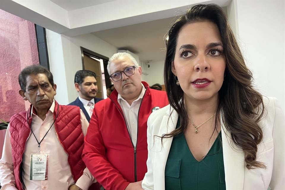 'Sé que el secretario también tuvo ahí (que dejar el cargo) seguramente en acompañamiento con la Presidenta', explicó Laura Haro.